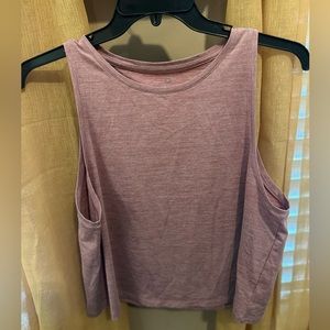 Gap workout top in heather